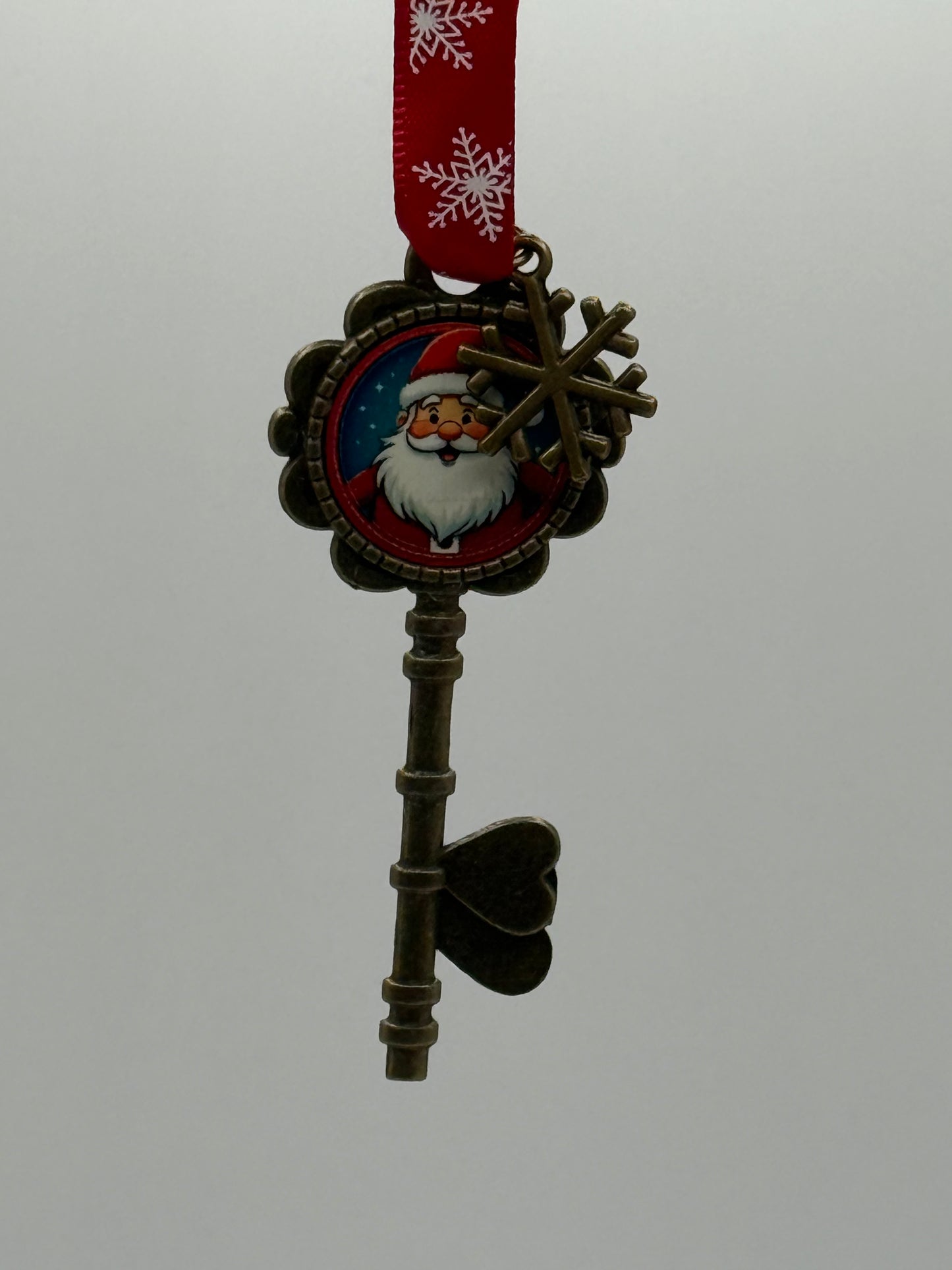 Santa’s Magic Key-Animated Santa Ornament/Decoration